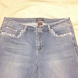 Earl Jeans Embellished Denim Capris Sz 14